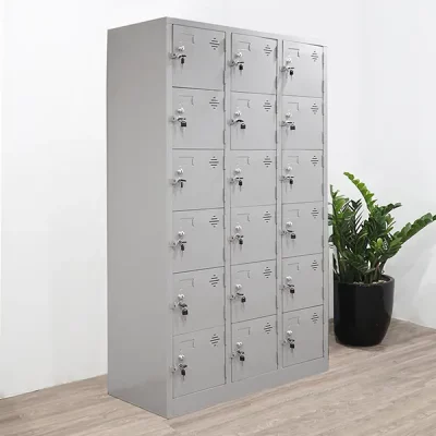 Tủ locker 18 ngăn được sử dụng tại phòng thay đồ nhân viên