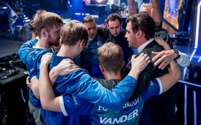 Cách các câu lạc bộ bóng đá chuyên nghiệp đầu tư vào eSports