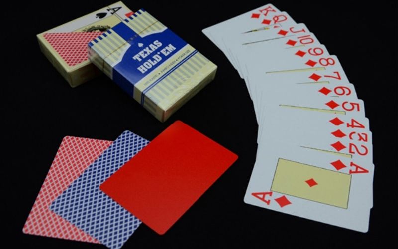 Tìm hiểu về các loại quân bài nhựa 100% plastic siêu bền