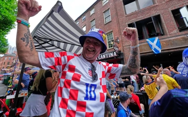 Hàng triệu người hâm mộ đổ về các quảng trường lớn cổ vũ giải World Cup 2026