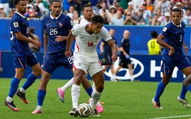 Xem lại Highlights Anh 6-4 Pháp Màn rượt đuổi tỷ số điên rồ nhất năm 2026