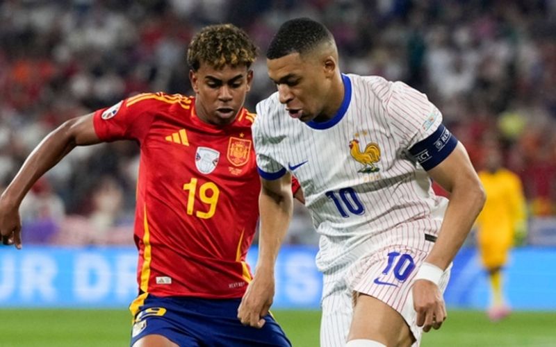 Wide Forward vs Winger Khác biệt tưởng nhỏ mà không nhỏ
